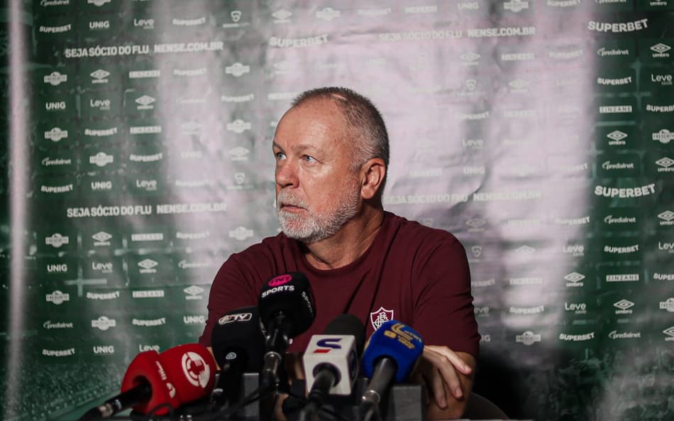 Técnico do Fluminense, Mano manda recado para arbitragem antes de final contra o Flamengo