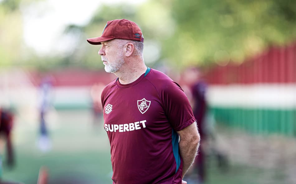 Fluminense anuncia demissão de Mano Menezes após estreia no Brasileirão