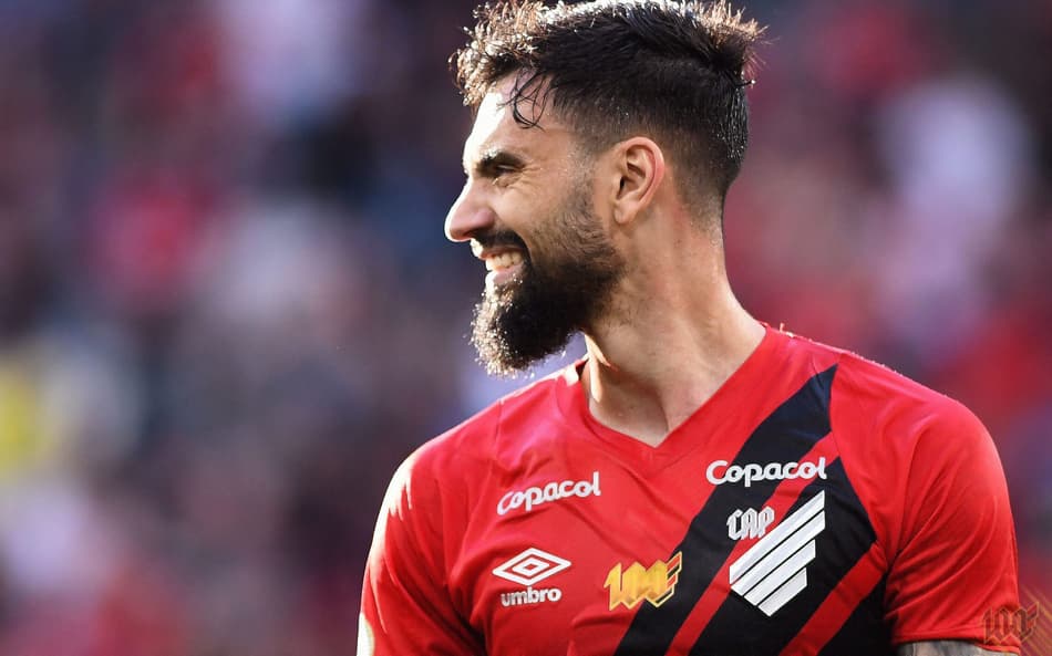 Botafogo acerta contratação de Mastriani, do Athletico-PR