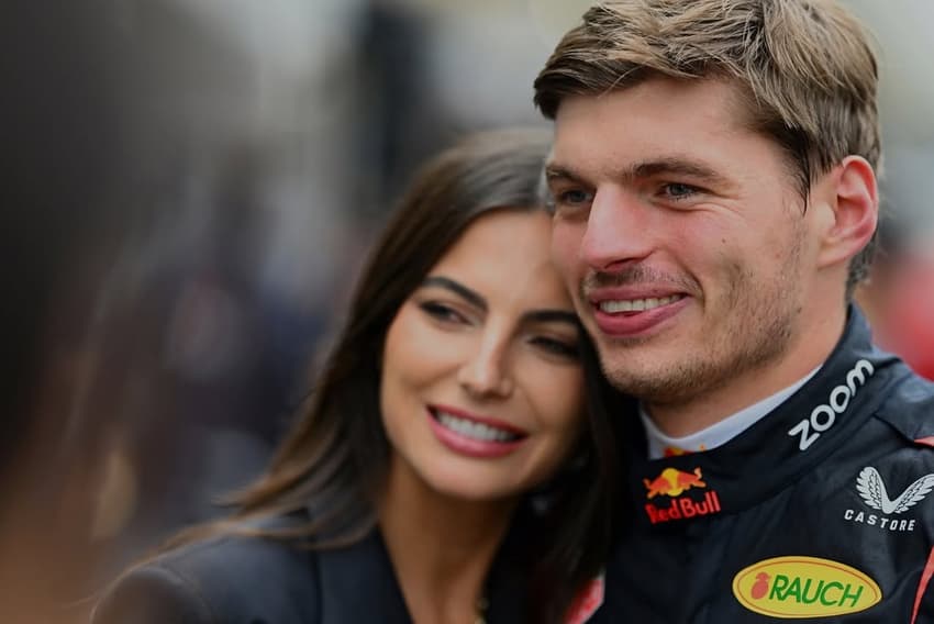 Max Verstappen anuncia gravidez de Kelly Piquet