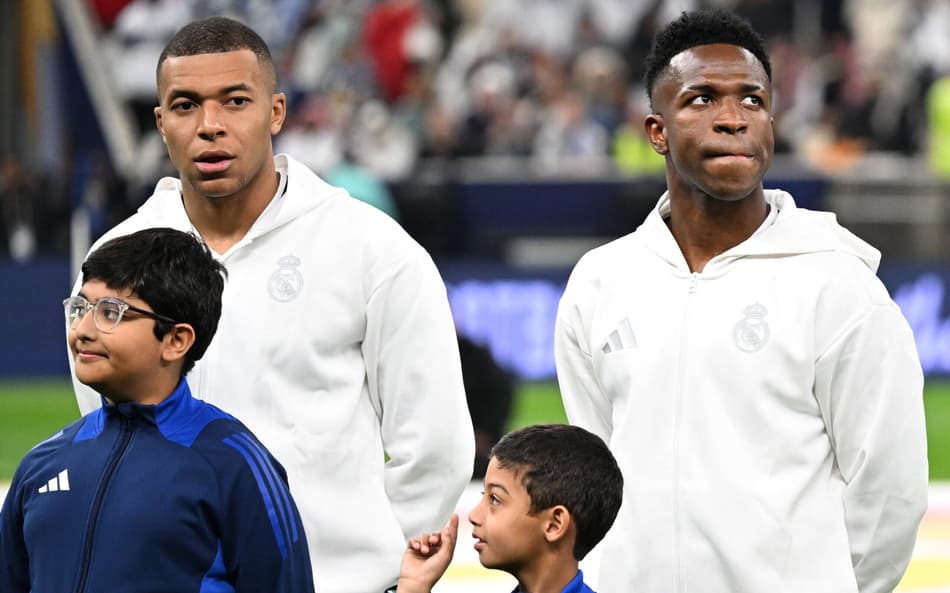 Mbappé questiona Bola de Ouro e sai em defesa de Vini Jr