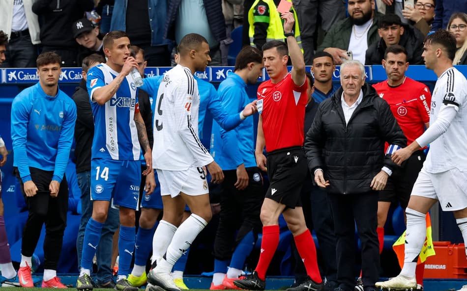 La Liga define punição a Mbappé por expulsão pelo Real Madrid