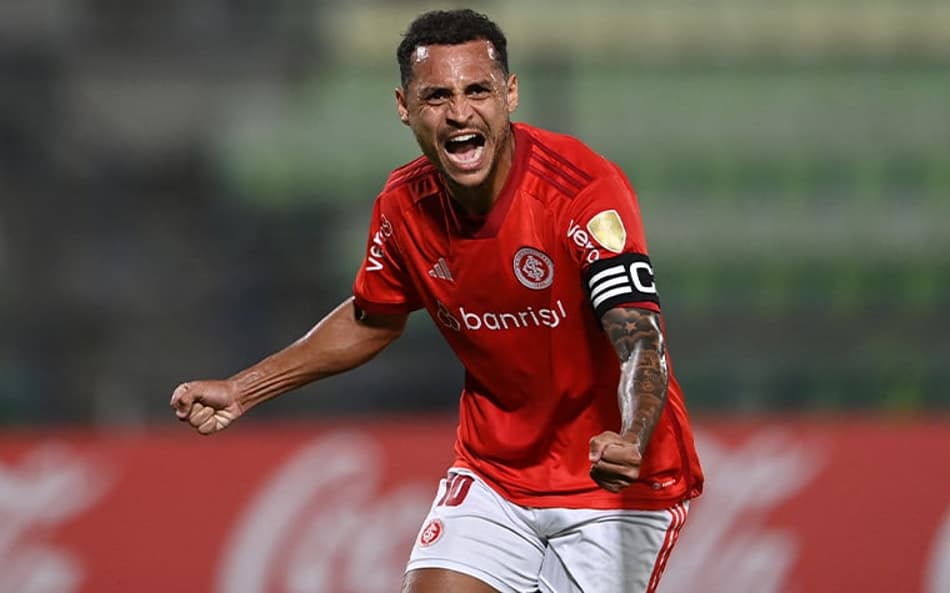 Alan Patrick se consolida como referência do Internacional