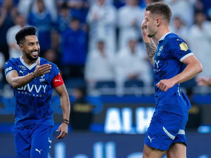 Milinkovic Savic comemora o gol do Al-Hilal contra o Al-Shabab