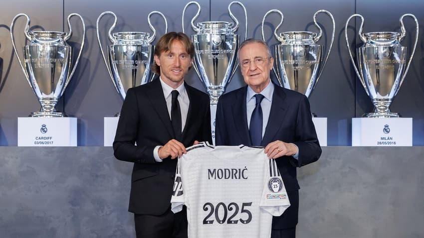 O atual vínculo de Modric com o Real Madrid vai até o final da temporada 2024-25 (Foto: Divulgação/Real Madrid)