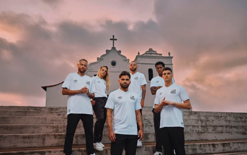 Santos lança novo uniforme com participação de Neymar na campanha