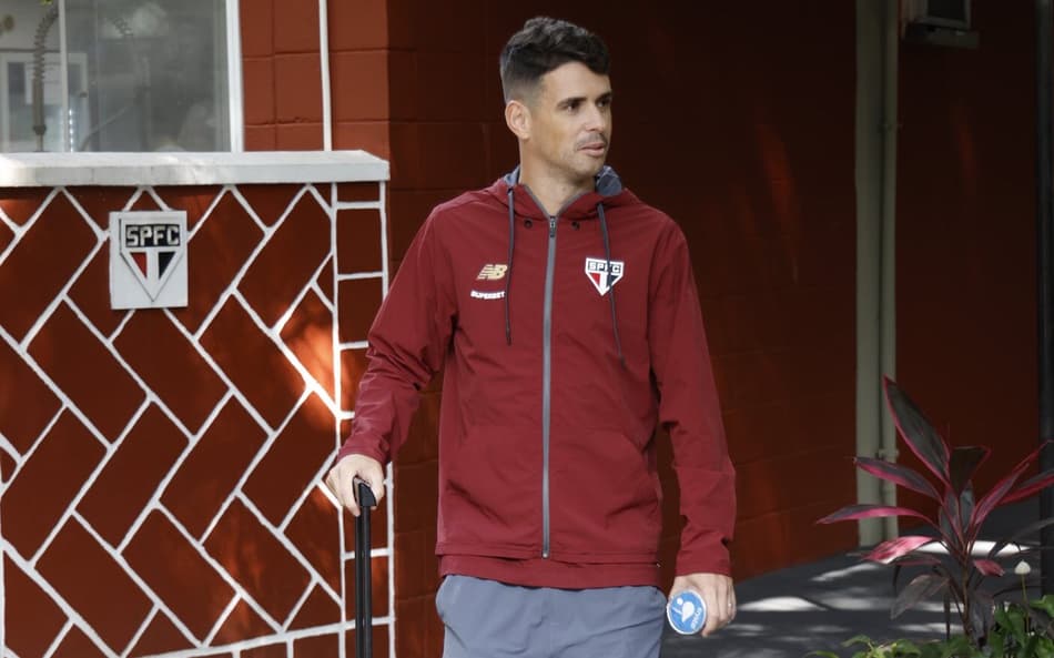 São Paulo define situação de Oscar para estreia na Libertadores