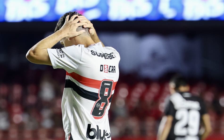 Oscar critica postura do São Paulo em derrota para Ponte Preta: ‘Faltou entrega’
