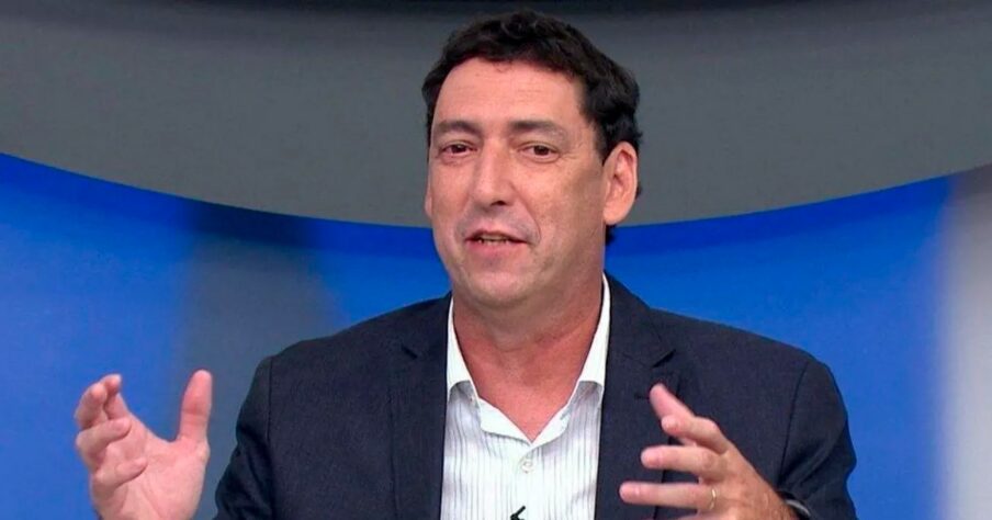 O comentarista Paulo Vinícius Coelho deixou o Grupo Globo e acertou sua ida para o UOL. O jornalista assina uma coluna no UOL e participa de programas da grade do Canal. PVC também passa a comentar jogos na Paramount+, serviço de streaming que transmite a Libertadores e a Copa Sul-Americana. O comentarista Paulo Vinícius Coelho deixou o Grupo Globo e acertou sua ida para o UOL. O jornalista assina uma coluna no UOL e participa de programas da grade do Canal. PVC também passa a comentar jogos na Paramount+, serviço de streaming que transmite a Libertadores e a Copa Sul-Americana.
