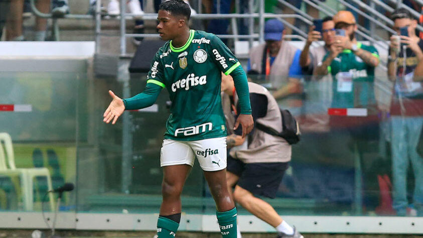 2º lugar: Endrick (atacante) - Vendido pelo Palmeiras para o Real Madrid (ESP) em 2022 - Valor: 60 milhões de euros. O jogador defenderá o clube espanhol quando completar 18 anos, ou seja, em julho de 2024 2º lugar: Endrick (atacante) - Vendido pelo Palmeiras para o Real Madrid (ESP) em 2022 - Valor: 60 milhões de euros. O jogador defenderá o clube espanhol quando completar 18 anos, ou seja, em julho de 2024