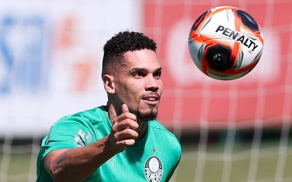 Estreia no Derby? Veja como foi o primeiro jogo de Paulinho em outros clubes