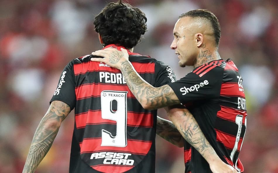 Bastidores do Flamengo têm discurso de Pedro no vestiário após goleada; veja