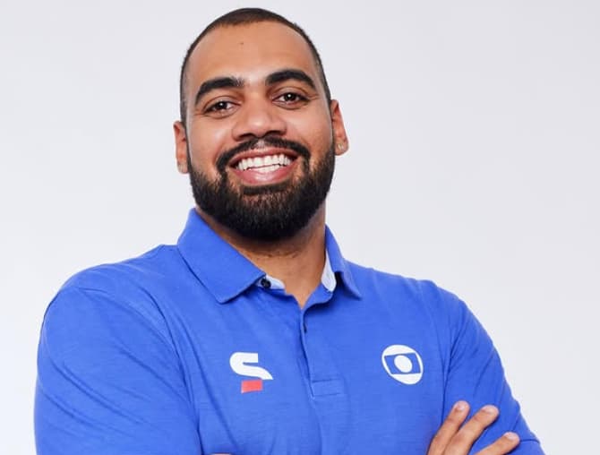 Comentarista da Globo discorda de marcação de pênalti polêmico: 'Lance normal'