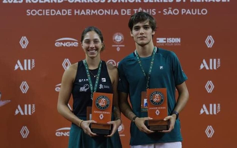 Pietra Rivoli e Pedro Chabalgoity são campeões do Roland Garros Junior Series