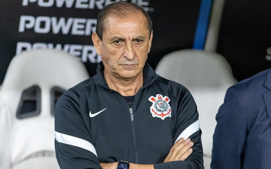 Pior visitante, Corinthians tenta vencer Cuiabá fora para deixar Z4