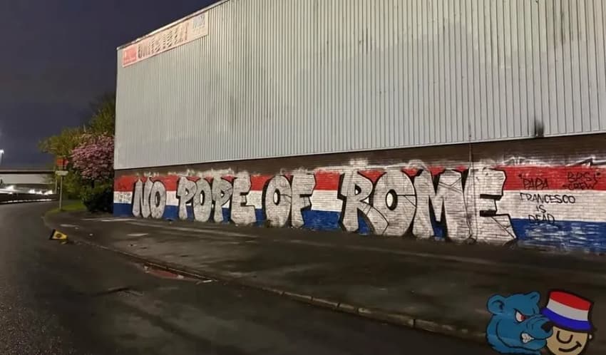 Torcedores do Rangers provocaram o Celtic após a morte do Papa Francisco