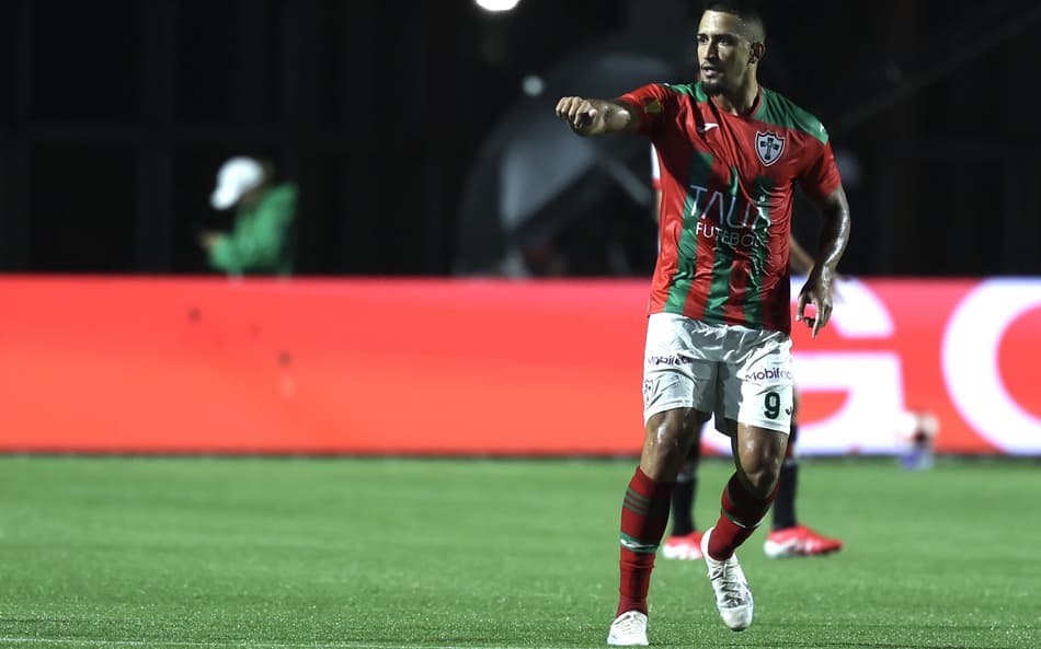 Athletico-PR contrata atacante que teve destaque no Paulistão
