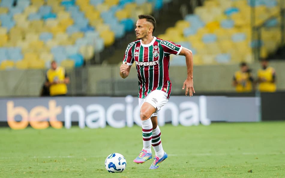 Renê critica o VAR após empate do Fluminense com o Vitória: ‘Estão ausentes’