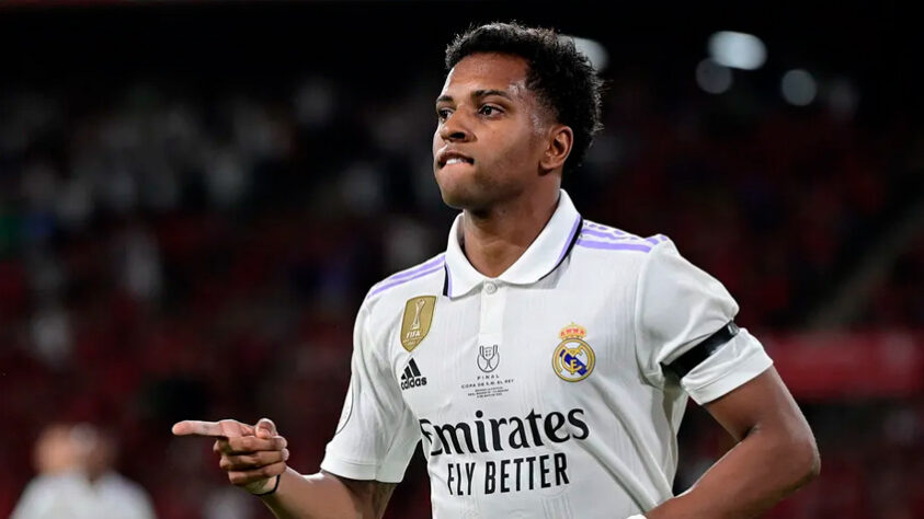 3º lugar (empate entre dois nomes): Rodrygo (atacante) - Saiu do Santos para o Real Madrid (ESP) em 2019 - Valor: 45 milhões de euros 3º lugar (empate entre dois nomes): Rodrygo (atacante) - Saiu do Santos para o Real Madrid (ESP) em 2019 - Valor: 45 milhões de euros