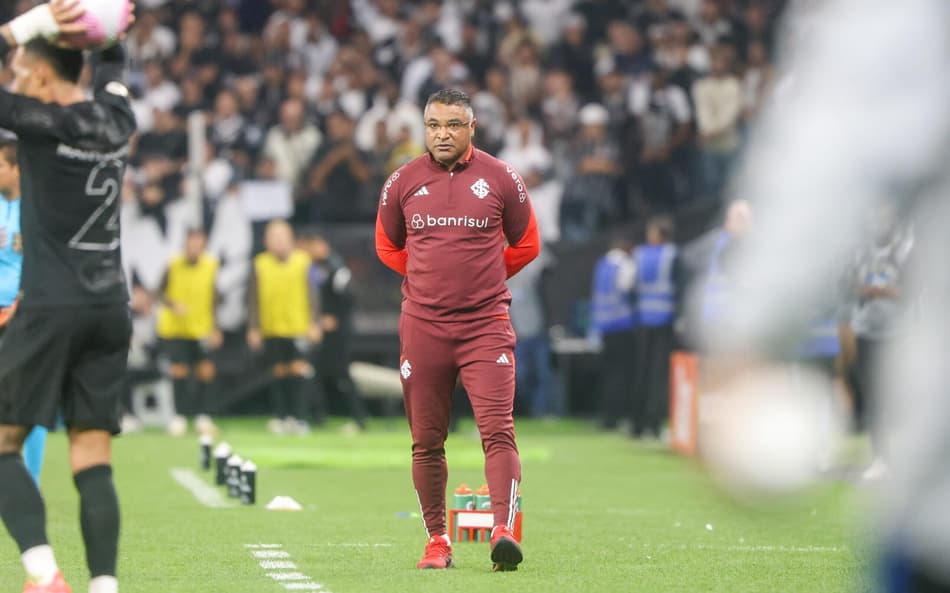 Internacional: Valencia é o titular da vez, diz Roger Machado