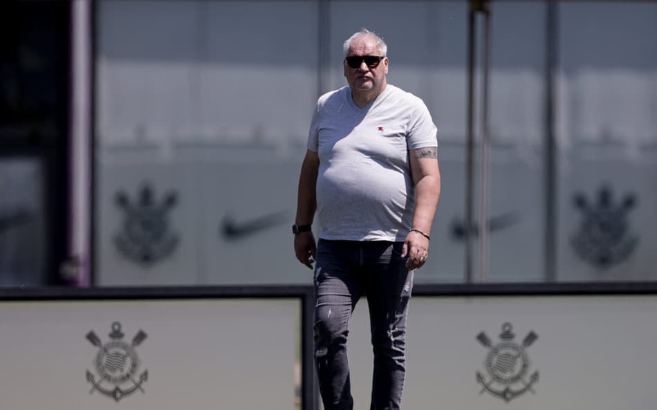 Rubão é hostilizado antes da votação do impeachment no Corinthians; veja o vídeo