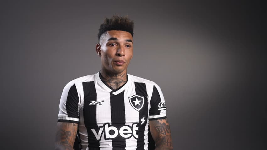 Igor Jesus, atacante do Botafogo, em entrevista para a Fifa