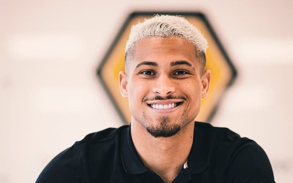 João Gomes, ex-Flamengo, assina novo contrato com Wolverhampton