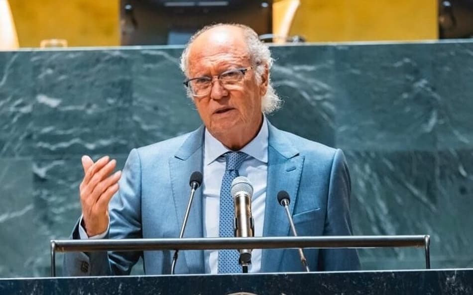 Ídolo do Internacional discursa na ONU sobre futebol e liderança