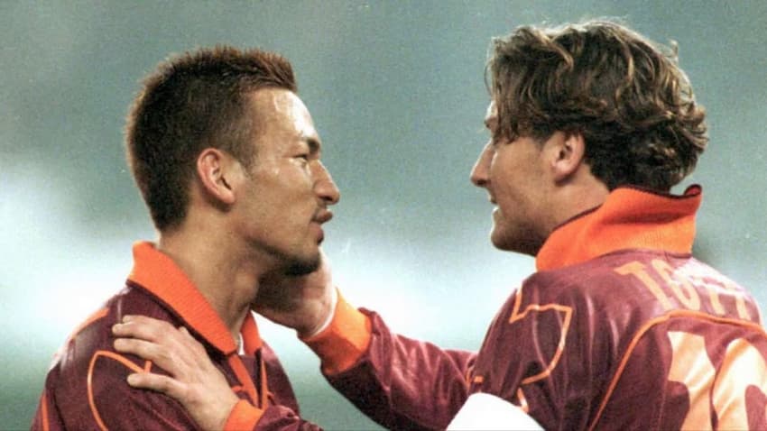 Nakata jogou na Roma ao lado de Francesco Totti entre os anos de 2000 e 2001 (Foto: Reprodução/Instagram)