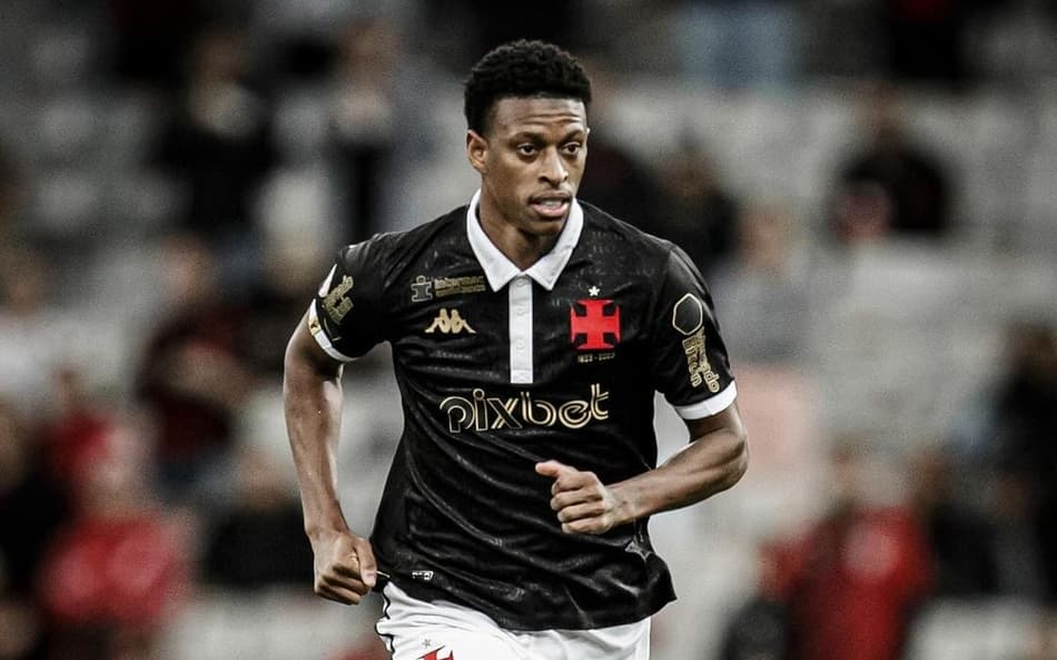 Robson Bambu é anunciado por clube europeu