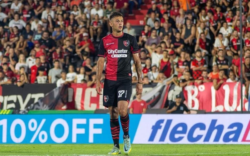 Vasco encaminha o empréstimo de Ian Glavinovich, do Newell’s Old Boys
