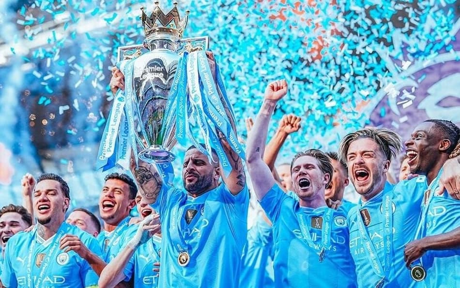 Astro do Manchester City acerta com clube de Karim Benzema