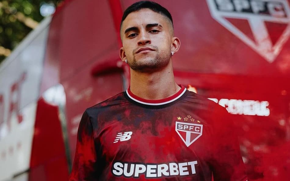 São Paulo estreia novo uniforme em duelo contra o Vasco