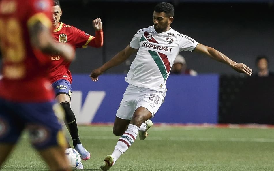 Após falha, Thiago Santos assume responsabilidade: ‘Trabalhar mais’