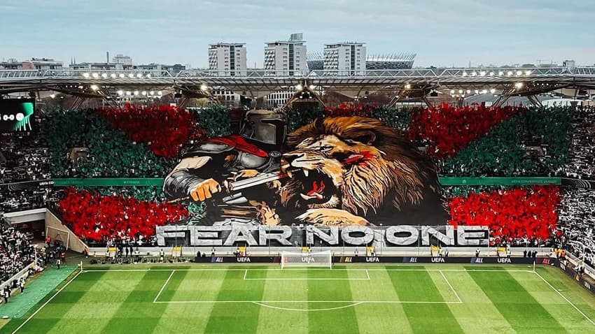 Torcida do Légia Varsóvia deu show