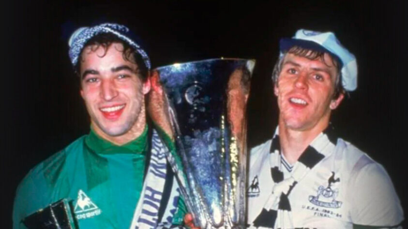 Tottenham: dois títulos conquistados, em 1971/72 e 1983/84 (foto). Tottenham: dois títulos conquistados, em 1971/72 e 1983/84 (foto).