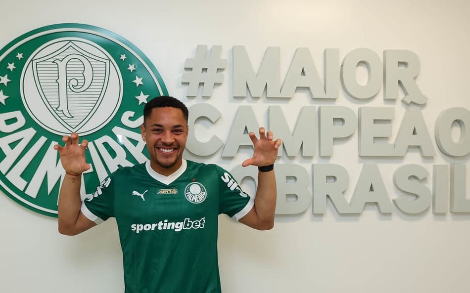 Vitor Roque amplia concorrência e cria dúvida para Abel no Palmeiras