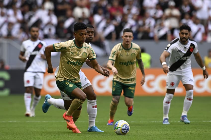 Vanderlan em Palmeiras x Vasco no Mane Garrincha