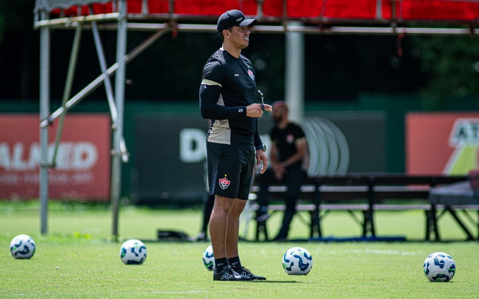 Confira time provável e desfalques do Vitória contra o Cerro Largo
