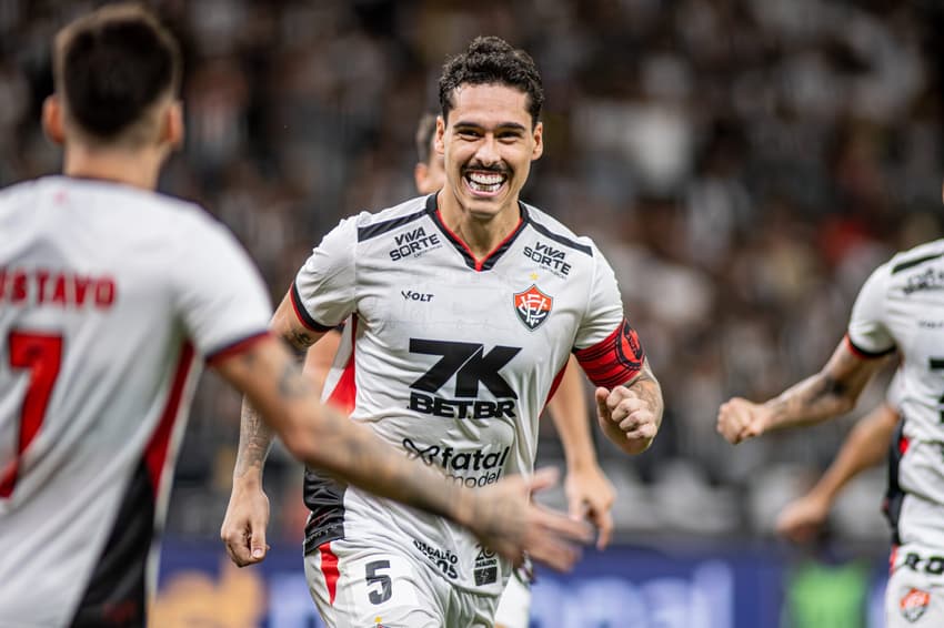 Halter comemora gol contra o Atlético-MG Foto: Victor Ferreira / EC Vitória