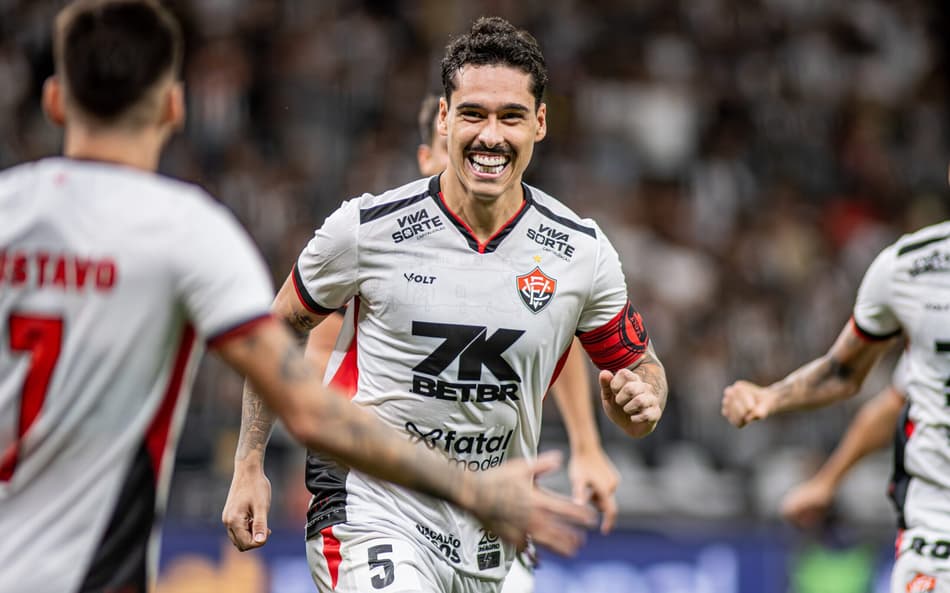 Ex-Botafogo, Lucas Halter vira ‘xerife’ do Vitória e projeta sequência
