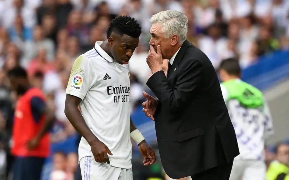 ‘Previsão’ de Ancelotti fez Vini Jr superar resistência e se tornar favorito à Bola de Ouro