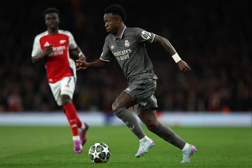 Jogos de hoje: o Real Madrid recebe o Arsenal no Santiago Bernabéu no jogo de volta das quartas de final da Champions League precisando vencer por três gols ou mais de diferença (Foto: Adrian Dennis/AFP)