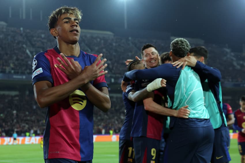 Yamal comemora gol marcado pelo Barcelona sobre o Dortmund