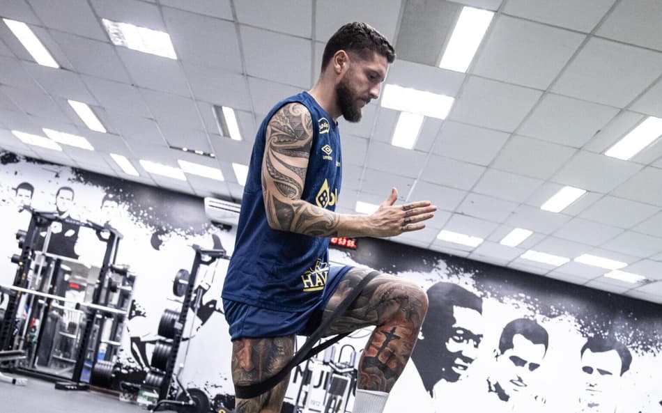 Santos atualiza a situação médica do meia Zé Rafael