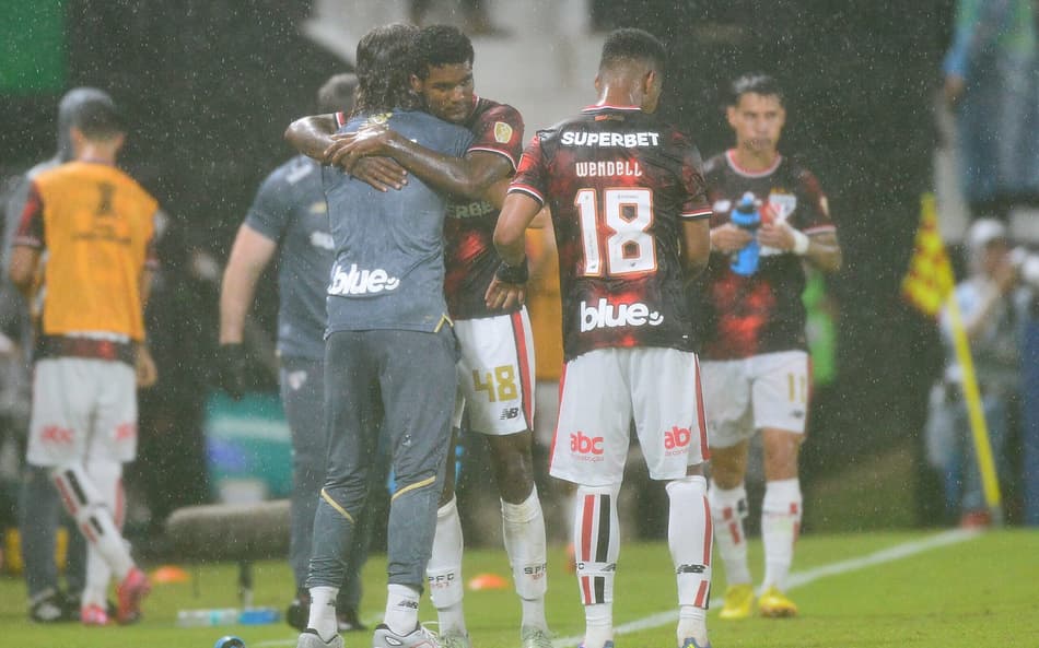 São Paulo: Zubeldía alerta sobre pressão das redes sociais em cima de Cotia