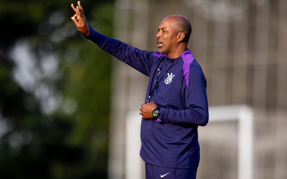 Ainda sem Dorival, Corinthians inicia preparação para enfrentar o Flamengo