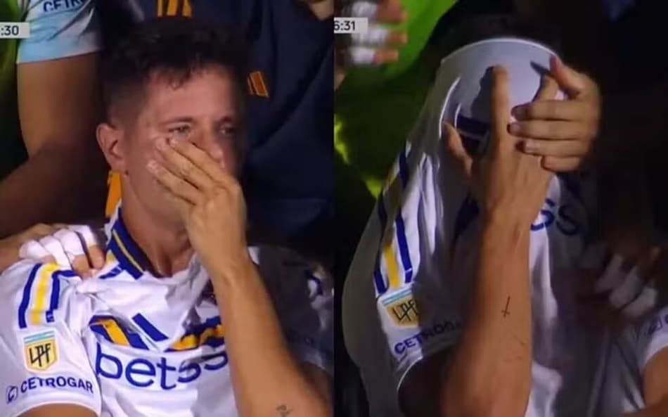 Ex-United e PSG chora em campo por lesão com a camisa do Boca