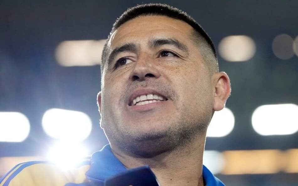 Riquelme compara craque do Real Madrid a Roger Federer: ‘Pode ir para casa sem tomar banho’