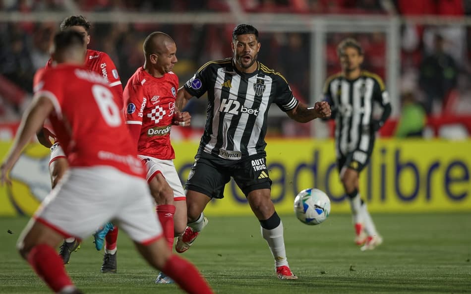 Além de altitude, Atlético-MG sofre com vestiários sem água na Sul-Americana